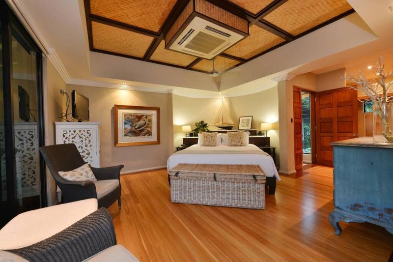 Solander Sunrise - the perfect beach location - image 9