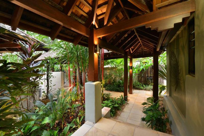 Solander Sunrise - the perfect beach location - image 27