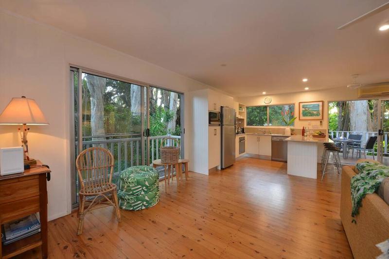 3 Bedroom Queenslander Home Close to Four Mile Beach - image 19
