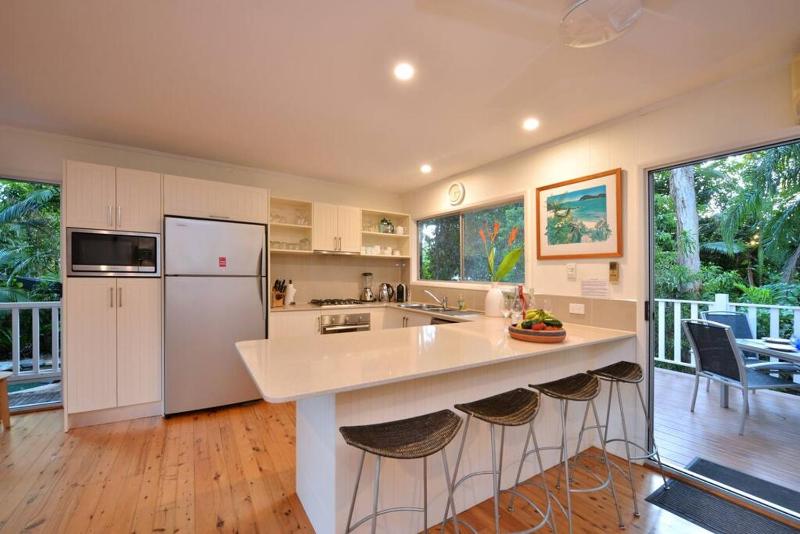 3 Bedroom Queenslander Home Close to Four Mile Beach - image 13