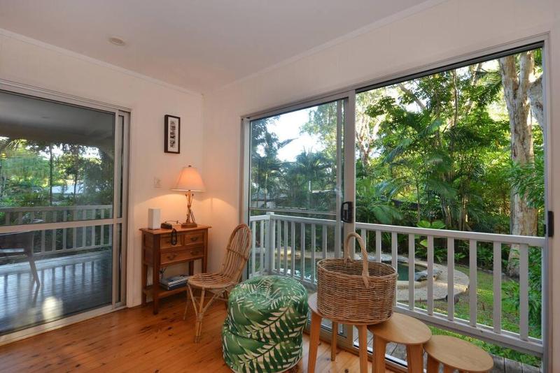 3 Bedroom Queenslander Home Close to Four Mile Beach - image 21