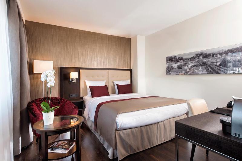 Executive Double Room image 3