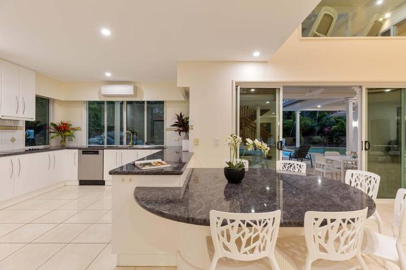 17 Solander Blvd - Beachside home sleeps 14 guests - image 32