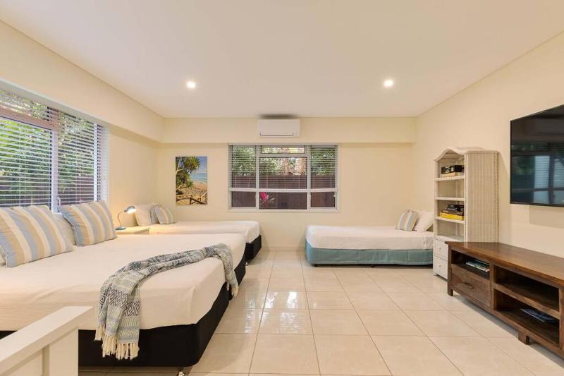 17 Solander Blvd - Beachside home sleeps 14 guests - image 19