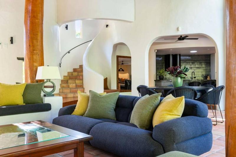 La Casa Mirasol - A Private Castle on the Beach - image 9