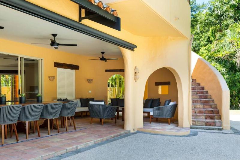 La Casa Mirasol - A Private Castle on the Beach - image 5