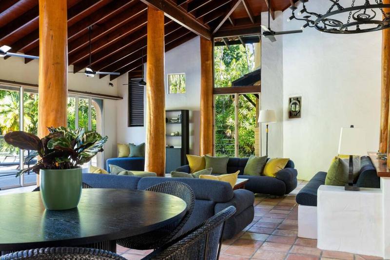 La Casa Mirasol - A Private Castle on the Beach - image 6