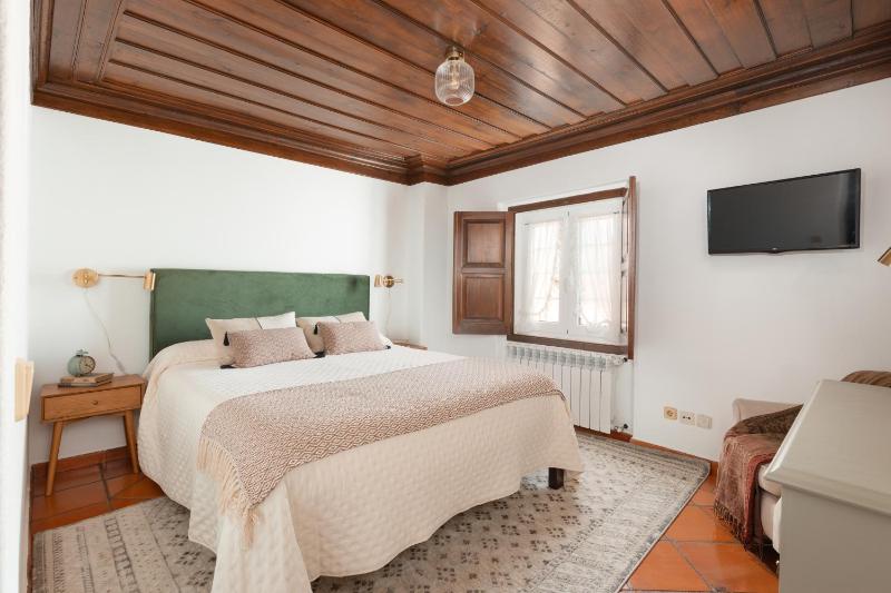 Double Room image 1