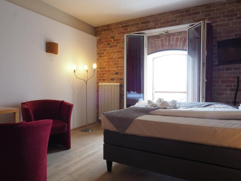 Single Room image 2