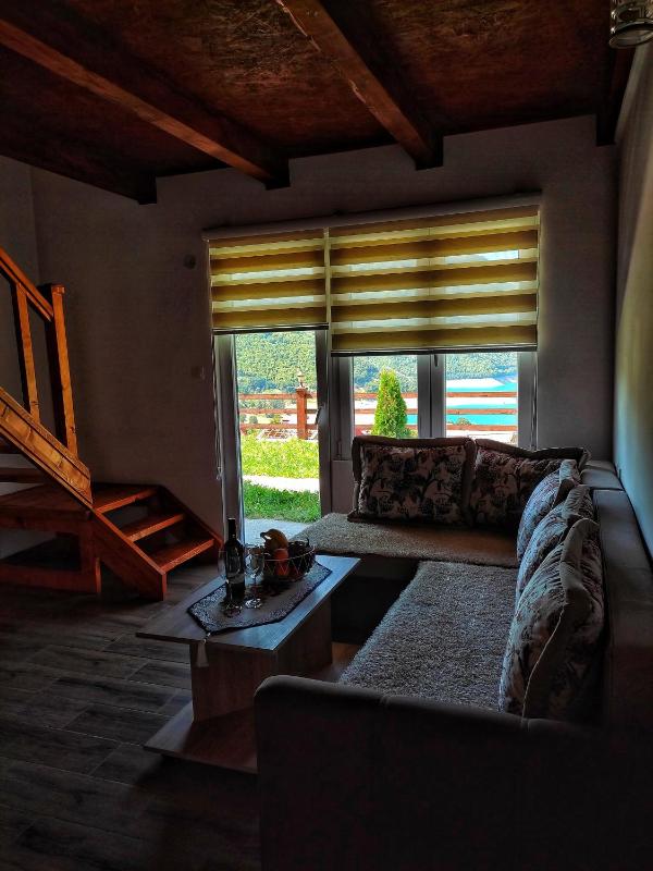 Apartment with Lake View image 4