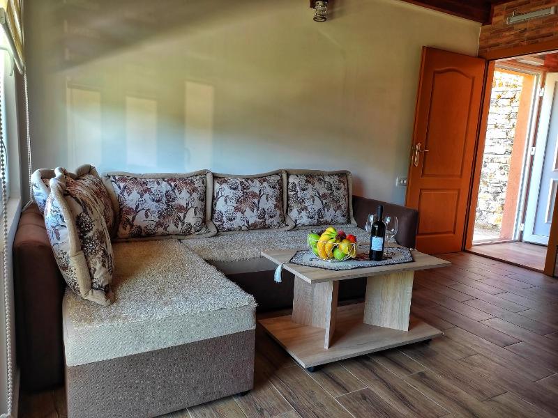 Apartment with Mountain View image 3