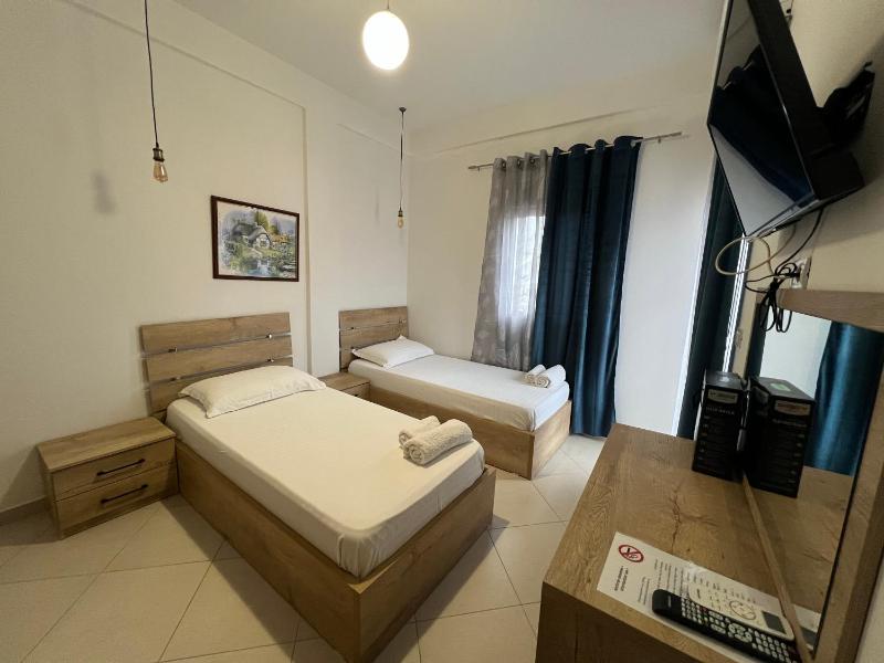 Standard Double or Twin Room image 1