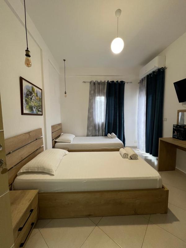 Standard Double or Twin Room image 4