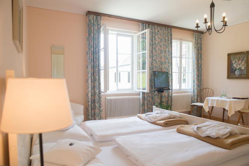 Standard Single Room image 3