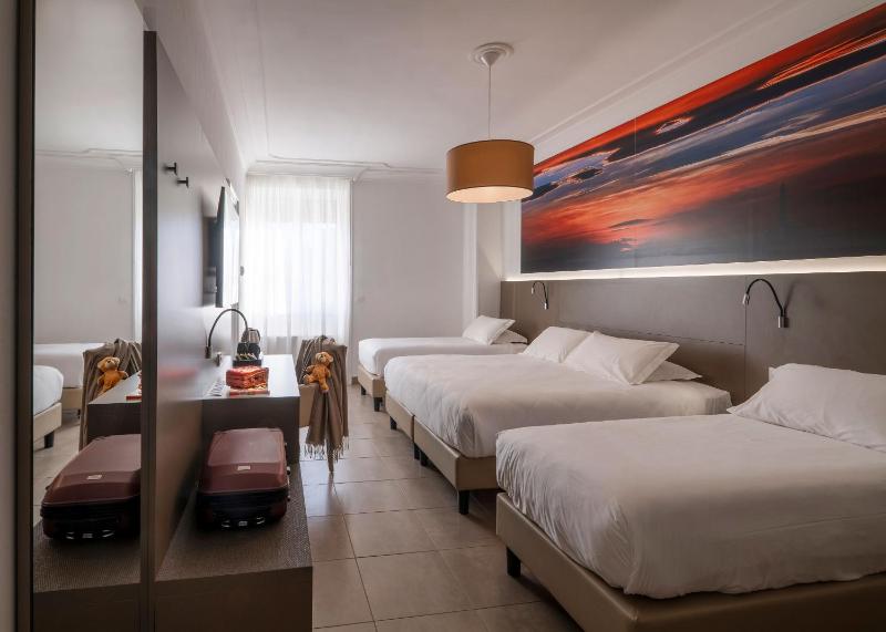 Superior Quadruple Room image 1