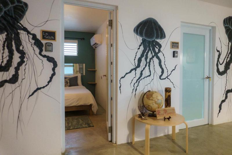Standard Double Room with Shared Bathroom image 4