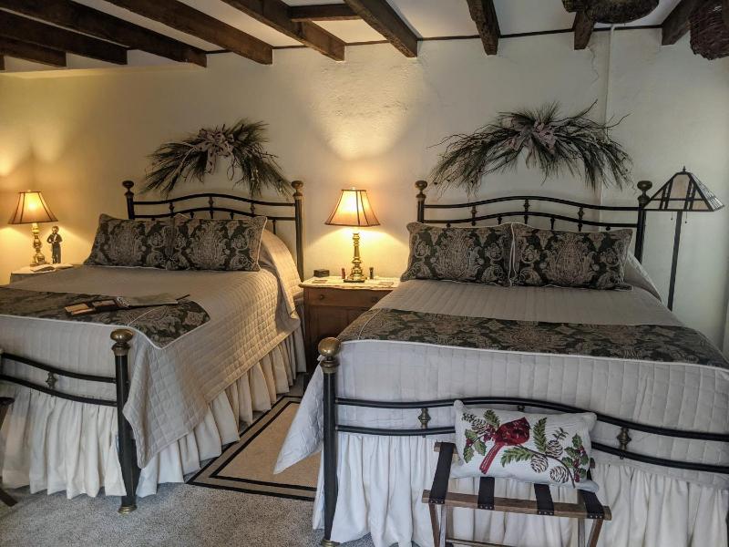 Quadruple Room with Garden View image 2