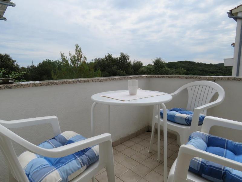 Studio with Balcony image 2