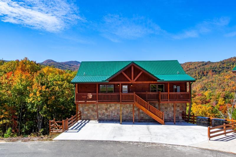 Splash of Gatlinburg cabin - image 24