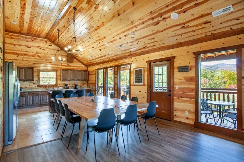 Splash of Gatlinburg cabin - image 27