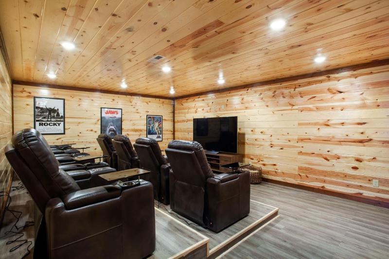 Splash of Gatlinburg cabin - image 33