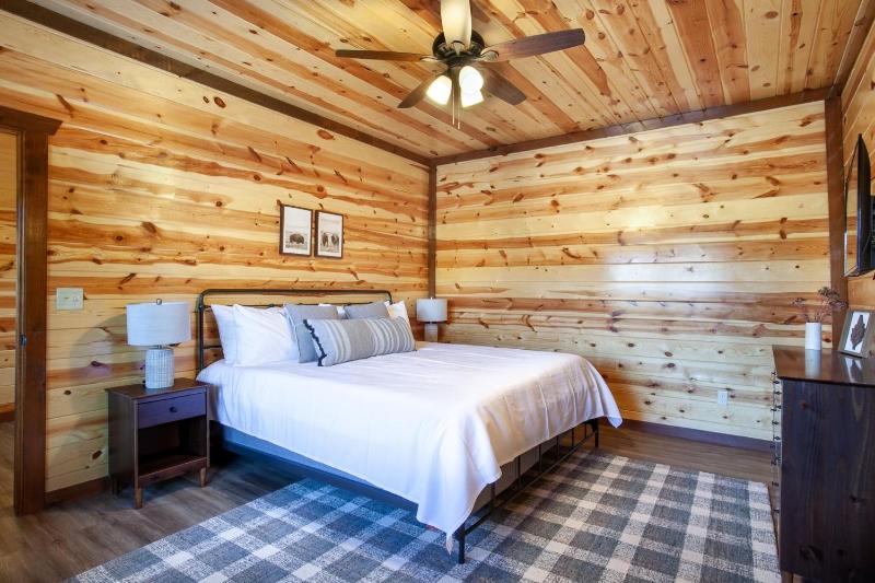Splash of Gatlinburg cabin - image 29
