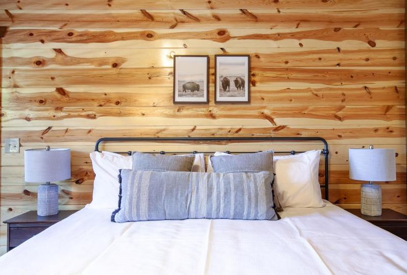 Splash of Gatlinburg cabin - image 39
