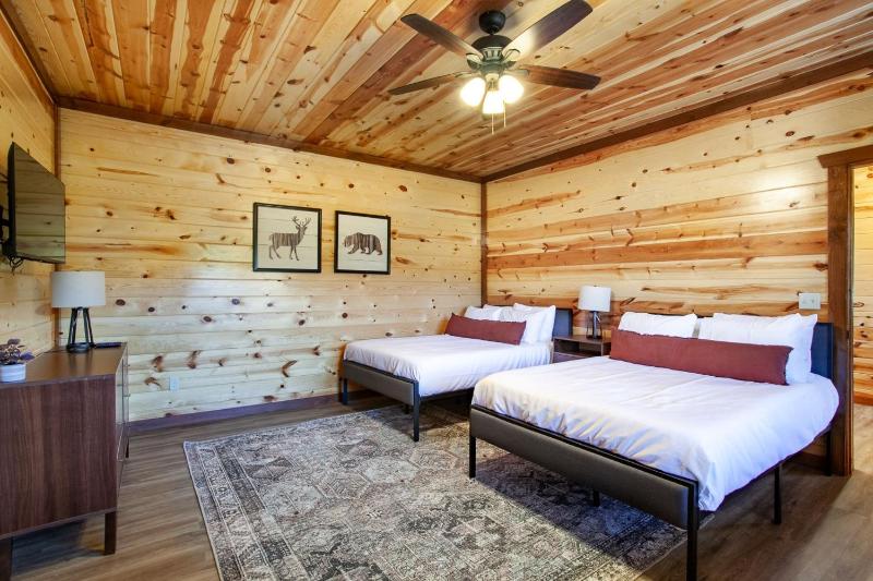 Splash of Gatlinburg cabin - image 23