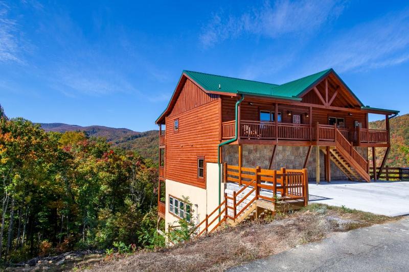 Splash of Gatlinburg cabin - image 25