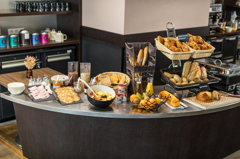 Double Room without Window image 3