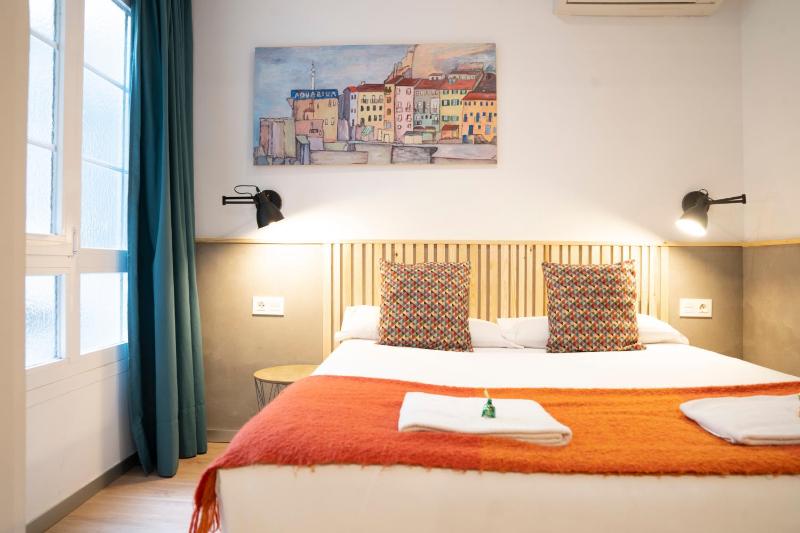 Standard Double Room with Private Bathroom image 3