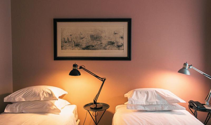 Standard Twin Room image 1