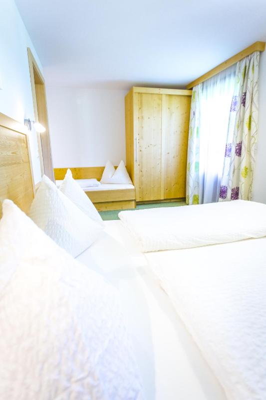 Standard Two-Bedroom Apartment with Balcony image 4