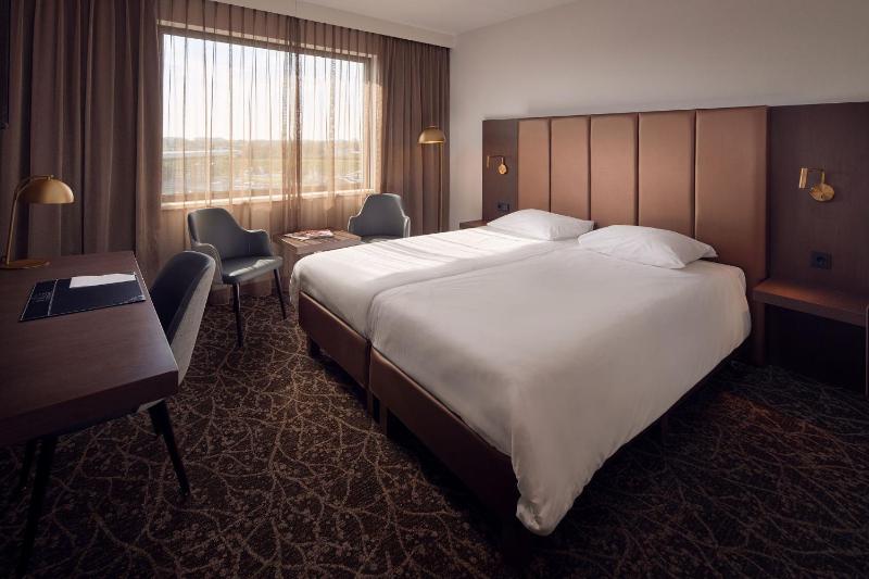 Comfort Twin Room image 3