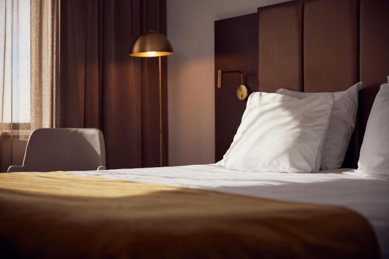 Deluxe Double Room with Shower image 4