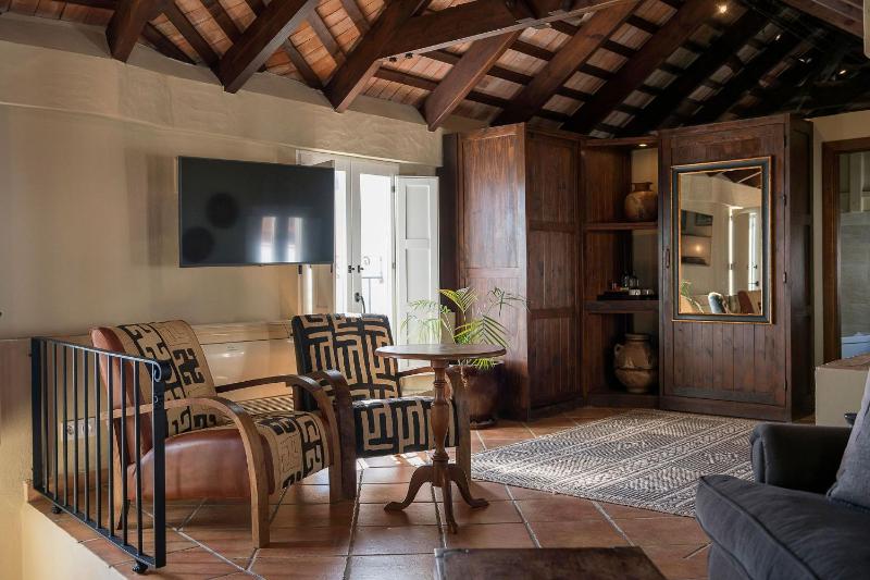 Suite with Spa Bath image 1