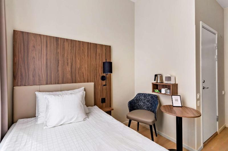 Standard Single Room image 3