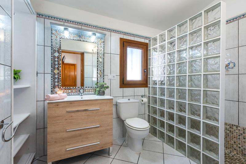 Deluxe Villa image 3