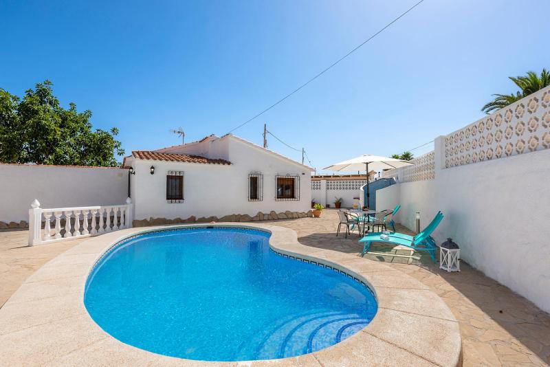 Deluxe Villa image 1