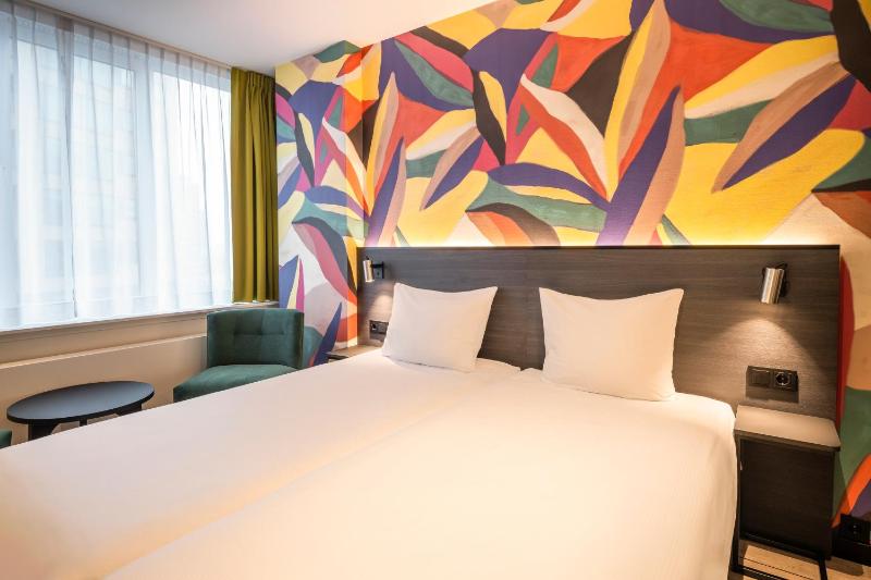 Superior Double or Twin Room image 4