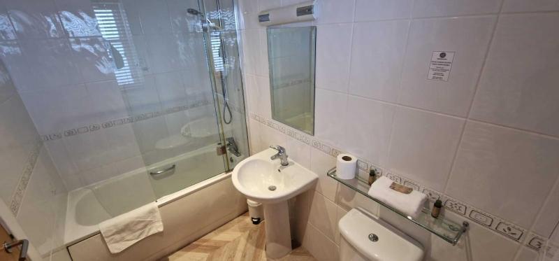 Double Room image 2