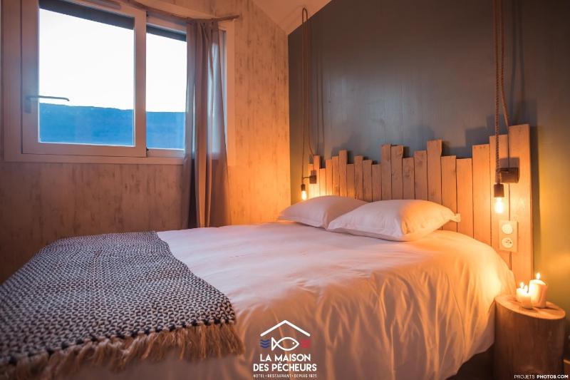 King Room with Lake View image 2