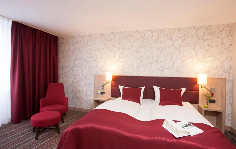 Standard Apartment with One King Bed image 4