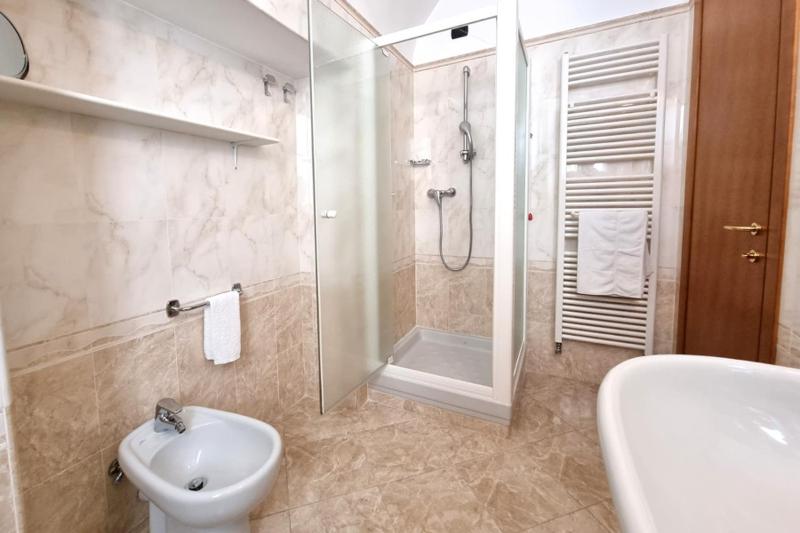 Superior Single Room with Spa Access image 3