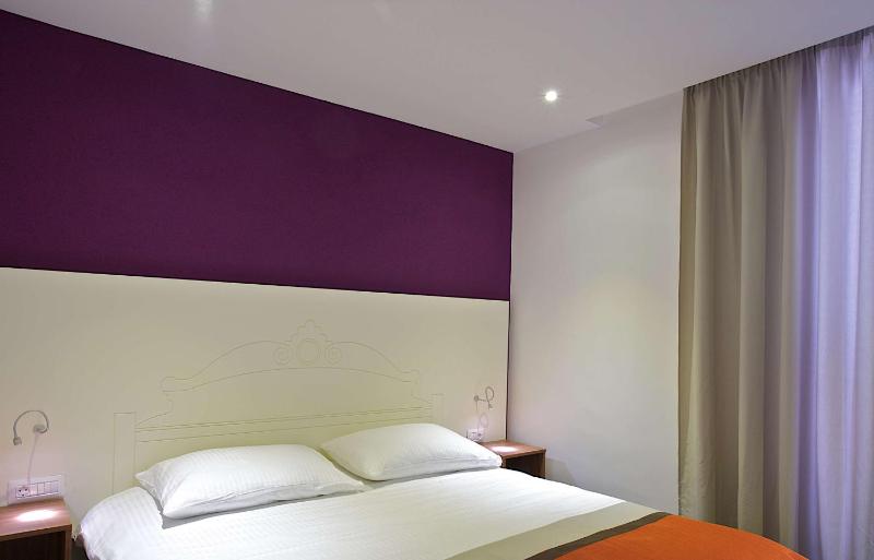 One-Bedroom Apartment image 3