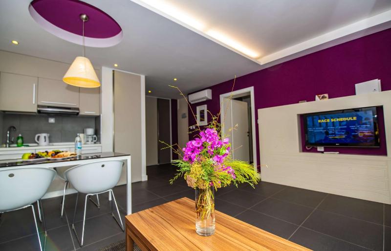 Premium Two-Bedroom Apartment - Sea Side image 1