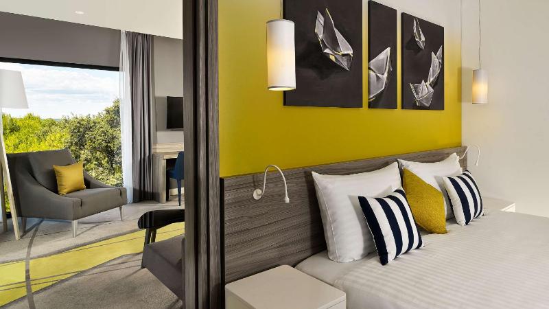 One-Bedroom Suite with Balcony image 1