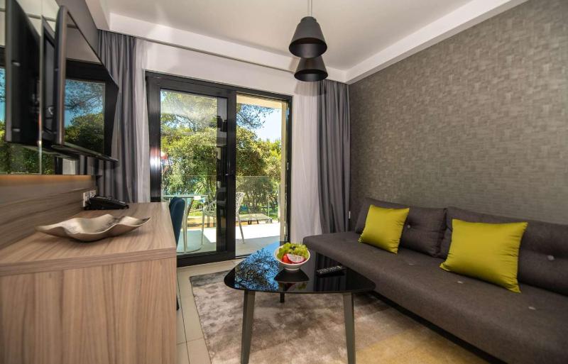 Two-Bedroom Suite with Balcony image 3