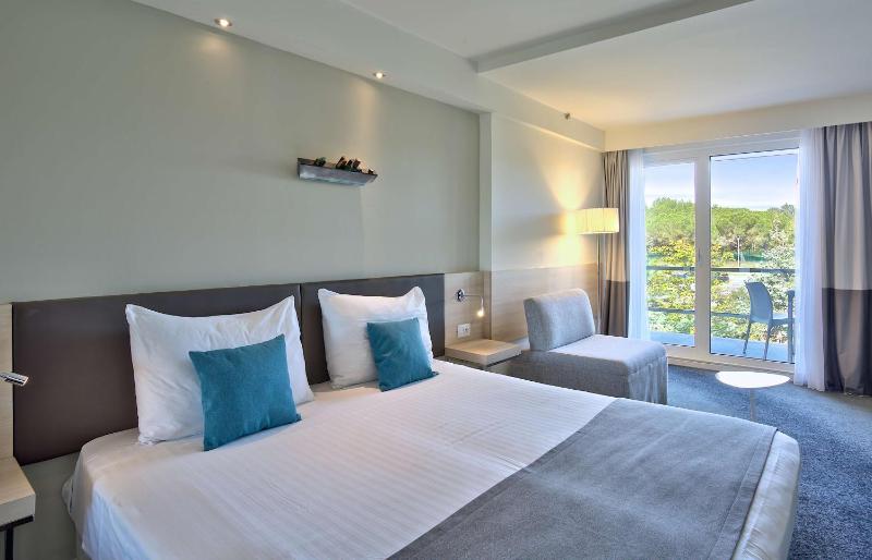 Superior Double or Twin Room with Balcony image 1