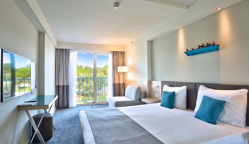 Superior Double or Twin Room image 3